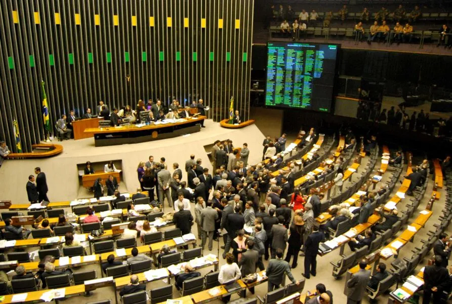 O texto está em discussão na Comissão de Constituição e Justiça da Câmara dos Deputados