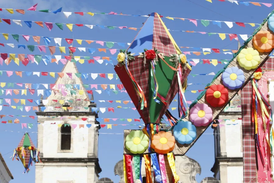 São João movimenta a economia de, pelo menos, 311 municípios baianos, ou seja, 74,5% de todo o território do estado; na última festa antes da pandemia,  em 2019, essas cidades arrecadaram um total de R$ 64,7 milhões