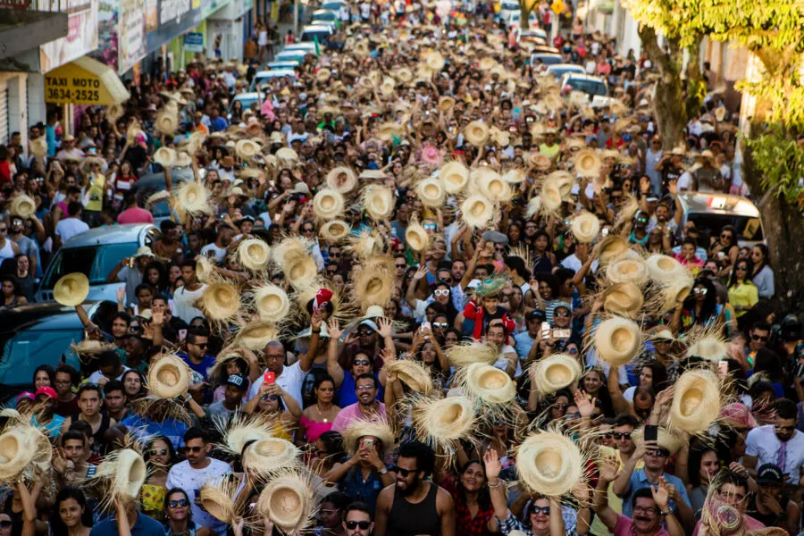 Municípios de diferentes regiões do interior da Bahia  atraem milhares de turistas no período dos festejos juninos