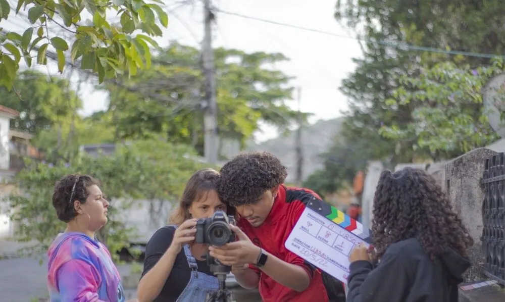 Grupo participará do encontro internacional À nous le cinema! Une experience internationale de cinéma à l'école em Pantin, na periferia de Paris