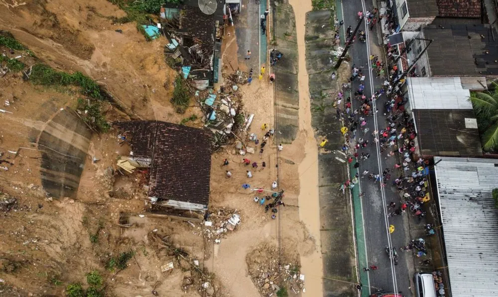 Em 12h choveu 70% do volume esperado para todo o mês de maio