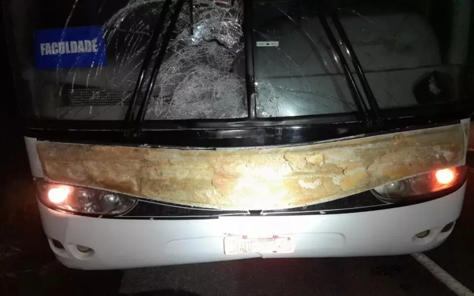 Nenhum ocupante do ônibus sofreu ferimentos