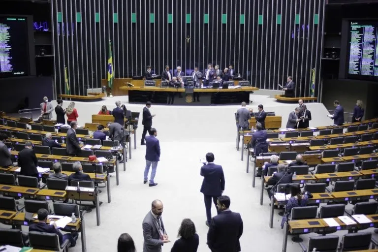 Ministro da Defesa irá responder questionamentos no Congresso nesta quarta