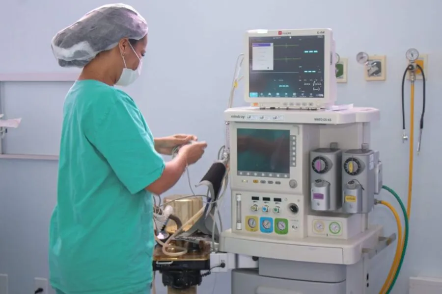 Óbitos não acompanham a alta dos casos devido ao avanço da vacinação