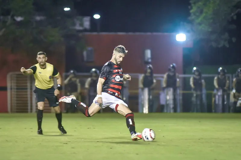 Guilherme atuou pela última vez com a camisa do Vitória na derrota para o Botafogo-PB, no dia 18 de maio