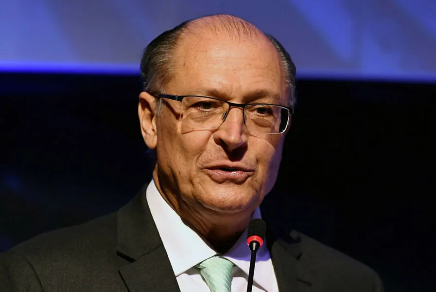 Geraldo Alckmin (PSB) tenta se aproximar da comunidade LGBTQIA+ desde que se tornou vice de Lula