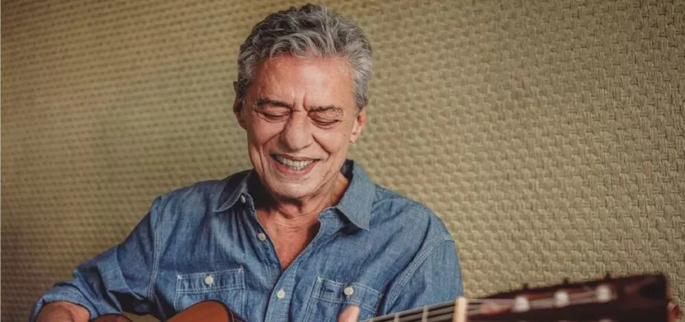 Chico lançou recentemente o livro de contos Anos de Chumbo e romance Essa Gente, ambos pela Companhia das Letras