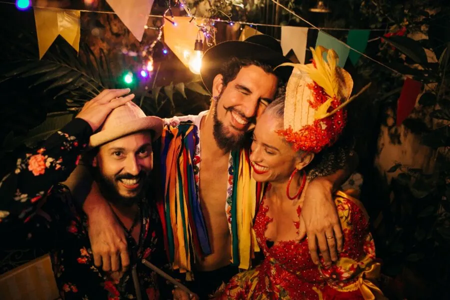Thiago Trad afirma que dividir o palco com o Trio Nordestino será uma grande emoção