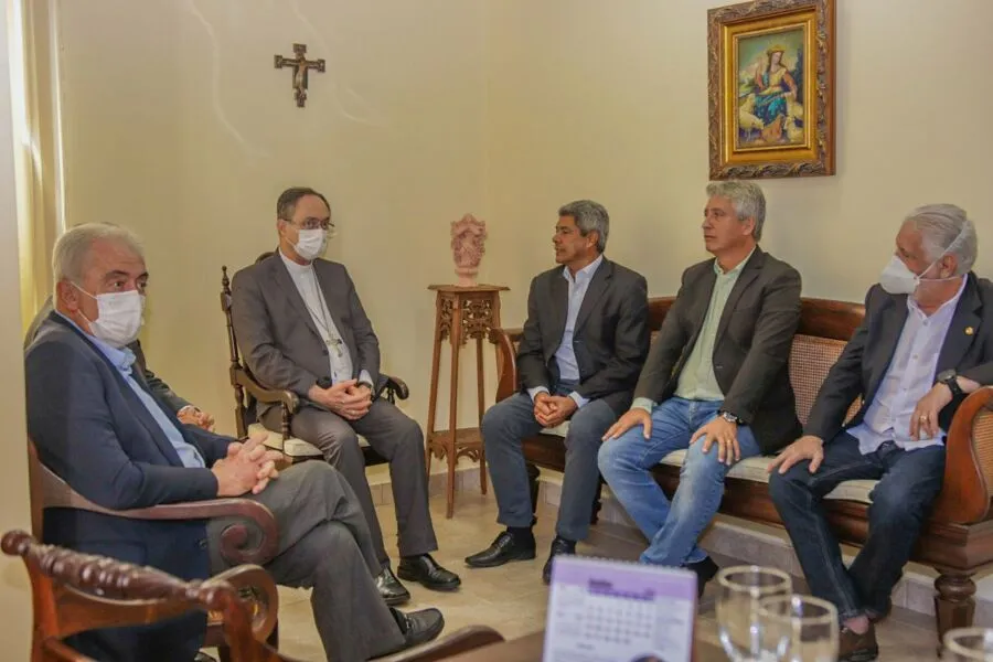 Além de Jerônimo, senadores Jaques Wagner (PT) e Otto Alencar (PSD), o vereador Henrique Carballal (PDT) e o superintendente SDR-BA, Yulo Oiticica, estvieram na visita a Dom Sergio da Rocha