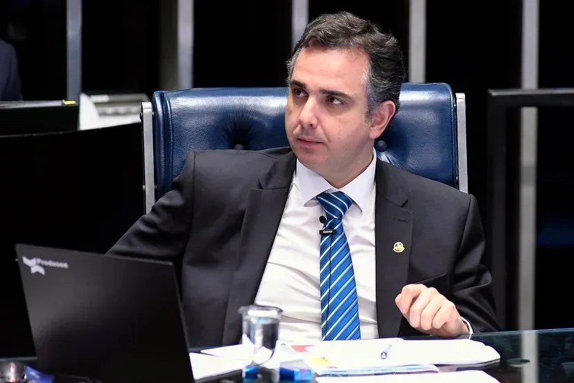 Rodrigo Pacheco, presidente do Senado disse nesta sexta-feira, 17, que a situação dos preços dos combustíveis está saindo do controle”