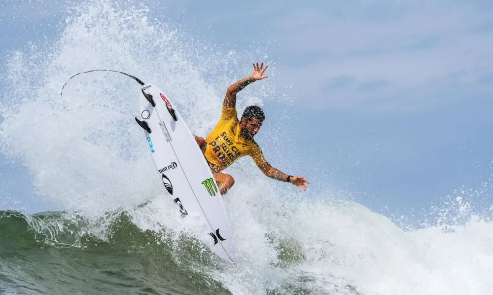 Mesmo com o vice em Punta Roca, Filipe Toledo continua liderando o ranking mundial