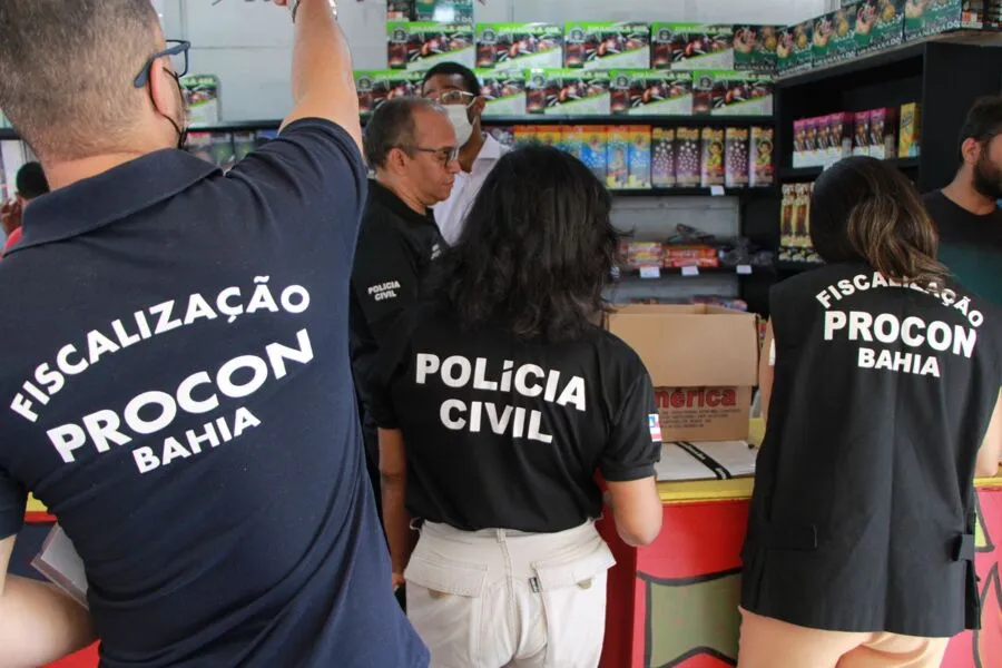 Operação é realizada pela Polícia Civil junto com outros órgãos fiscalizadores