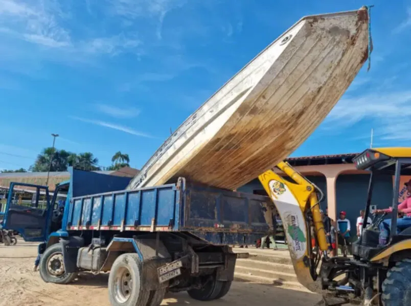 Lancha foi encontrada no rio Itacoaí