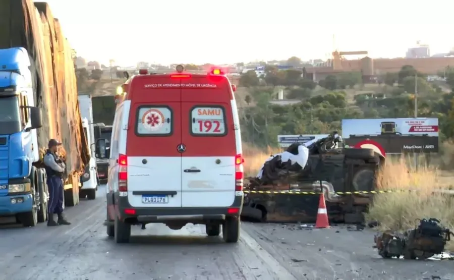 A vítima fatal foi um homem cadeirante, que dirigia um veículo adaptado e morreu no local