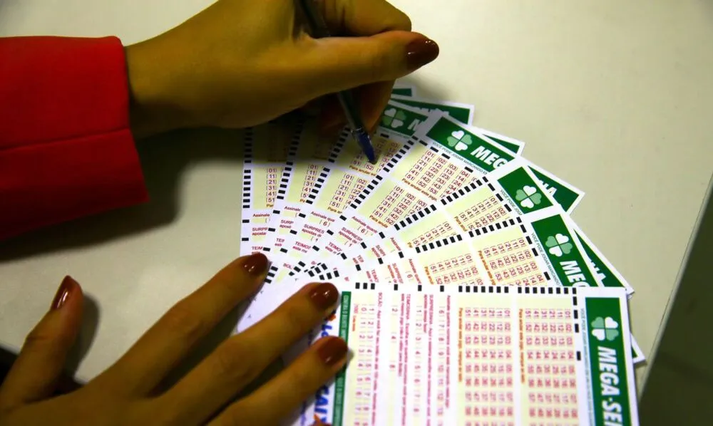 Números sorteados foram: 04 - 09 - 37 - 43 - 44 - 56
