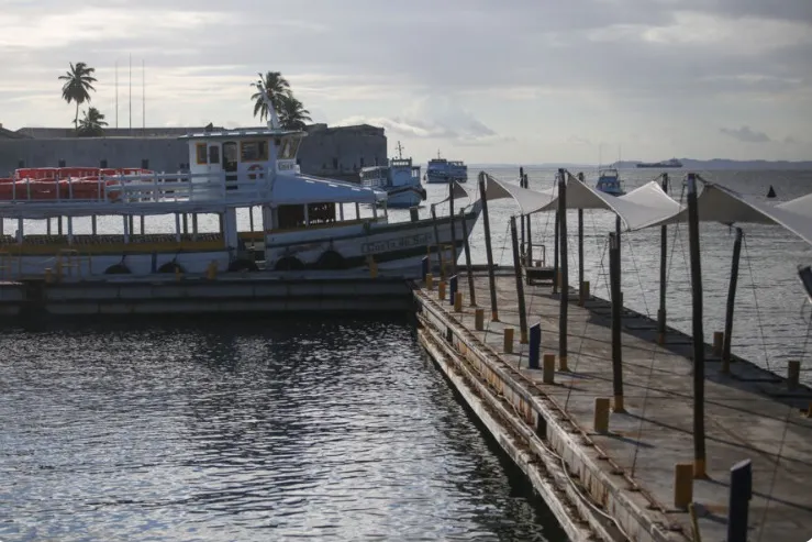 Catamarãs da linha Salvador-Morro de São Paulo operam normalmente. Escunas de turismo também estão em tráfego