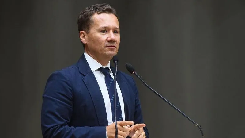 Zacher deixa a esposa Anete, os filhos Léo e Martina, a mãe Sandra e os irmãos Flávio e Jésica