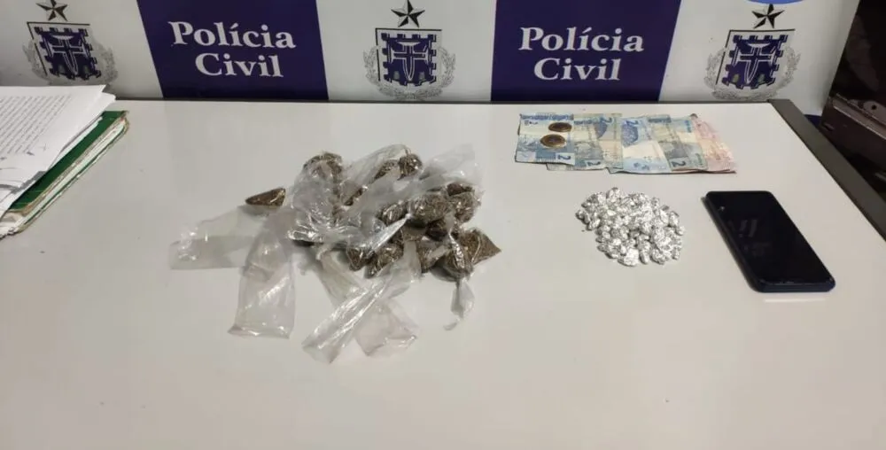 Material encontrado com a dupla durante festa na cidade de Mairi