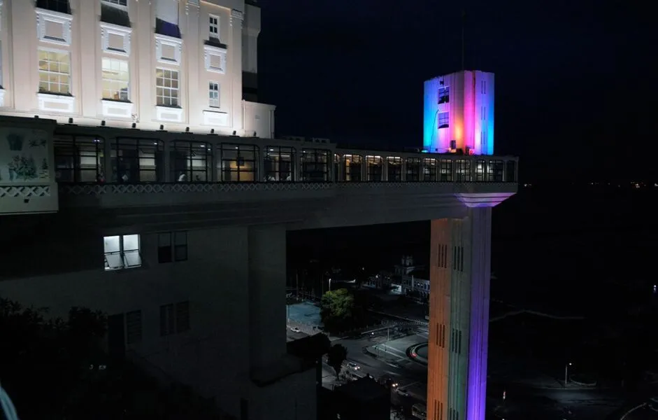 Elevador Lacerda contou com a iluminação em anos anteriores