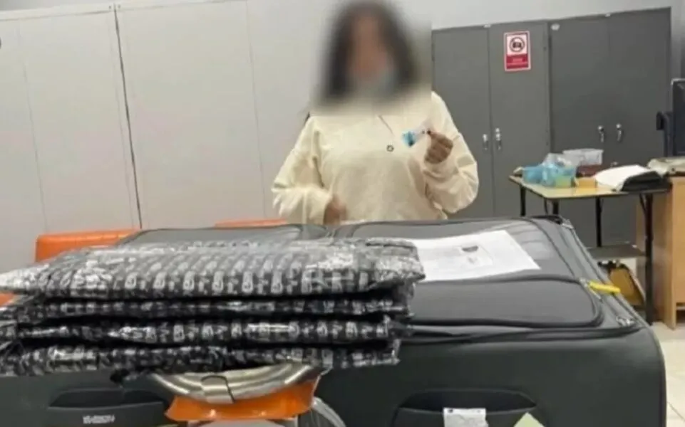 As irmãs foram presas em flagrante no aeroporto de Bangkok