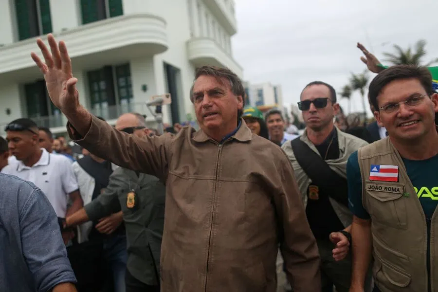 “O pedágio será zerado para motociclistas. Assim como fizemos no pedágio da rodovia Presidente Dutra, entre o Rio de Janeiro e São Paulo”, prometeu Bolsonaro