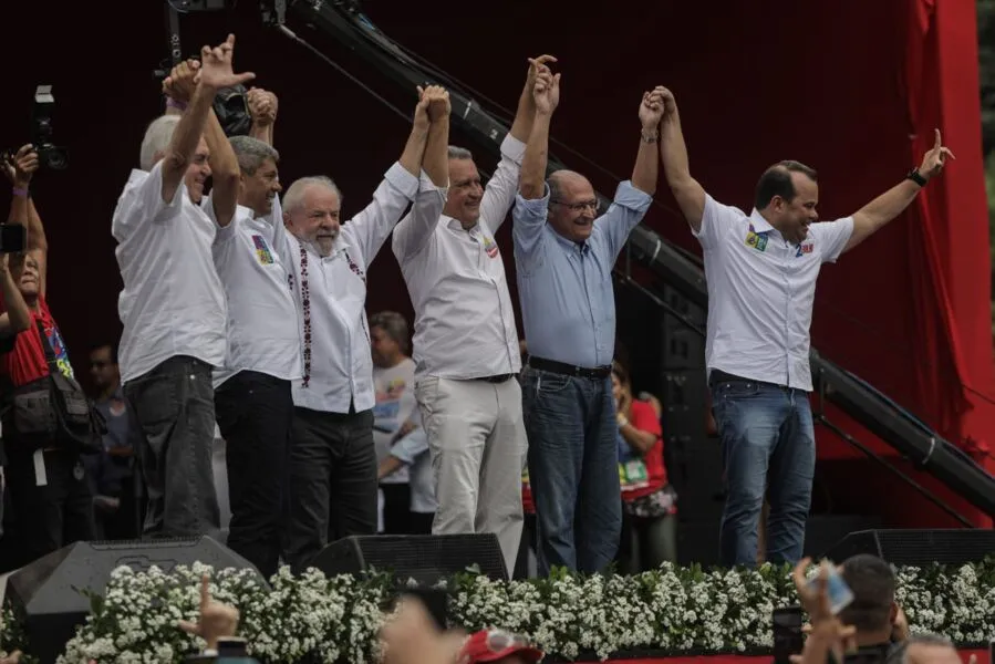 Durante discurso, Lula ainda citou as mortes na Amazônia e o caso de assédio na Caixa