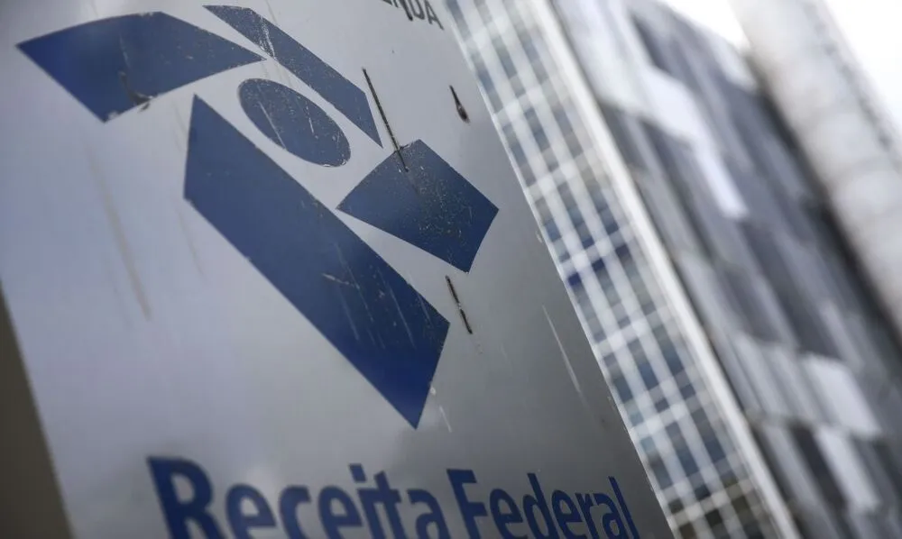 Receita Federal informa que jamais fornece dados para recolhimento de tributos ou de taxas via transferência