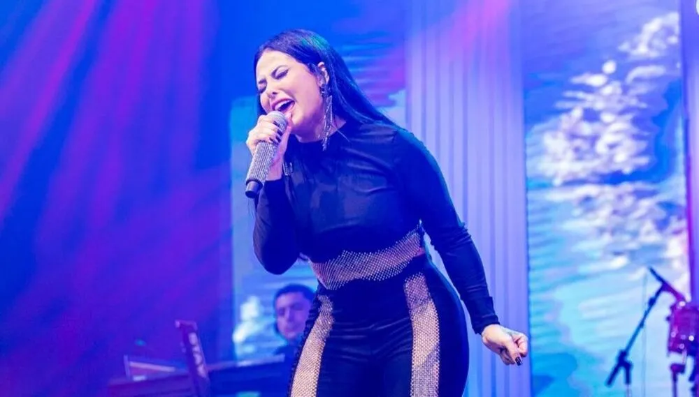 "Ou eu canto, ou eu mando alô, meu amor", disse a artista