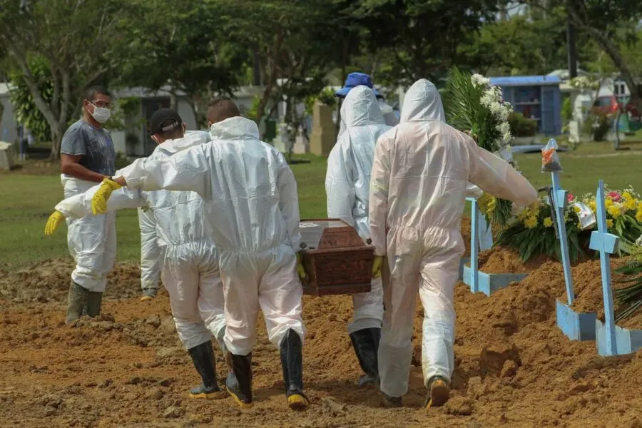 Nas últimas 24 horas o Brasil registrou 74.591 casos e 396 mortes causadas pelo vírus