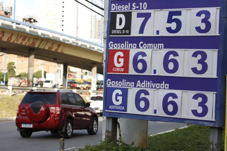A expectativa de redução da gasolina é de R$ 1,65/litro, com preço na bomba entre R$ 6,35 a R$ 6,50
