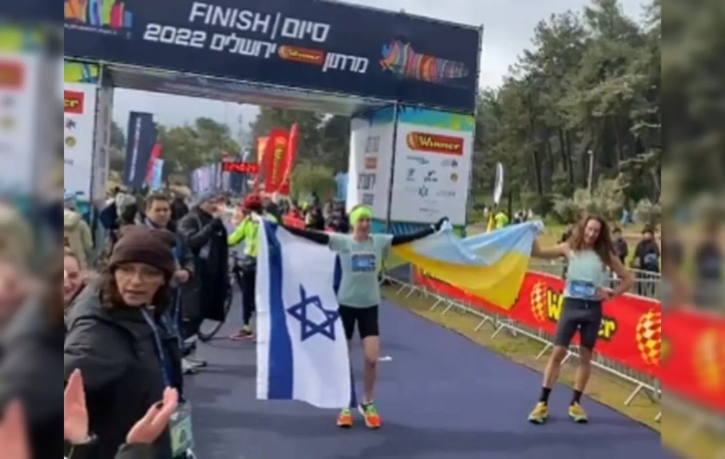 Após a vitória, Veretska exibiu as bandeiras israelense e ucraniana