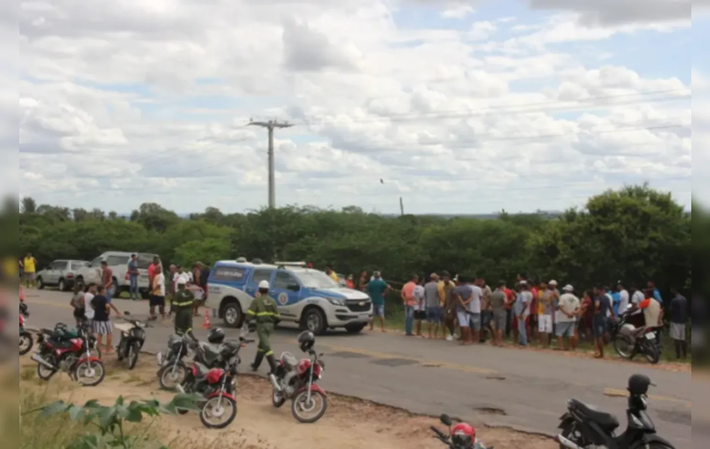 Outras três pessoas ficaram feridas e foram socorridas para o Hospital Municipal José Mota Araújo