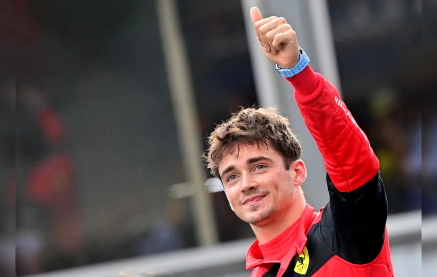 Leclerc ocupa a vice-liderança do campeonato, atrás de Verstappen, que vai largar em 4º