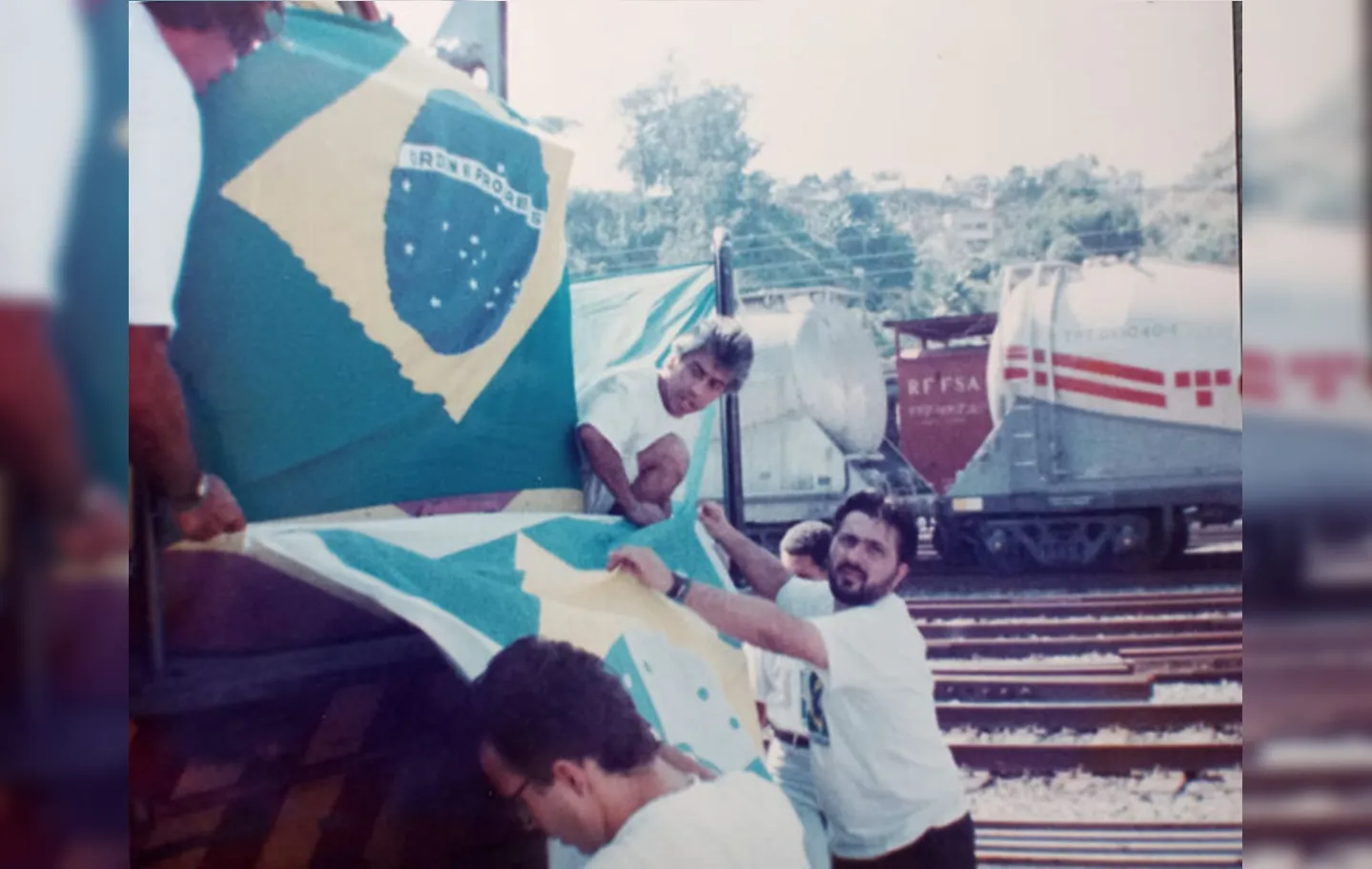 Ideia de José Augusto Saraiva (à direita na foto ) de fazer uma viagem pelo mar foi adaptada para o projeto Verde Trem