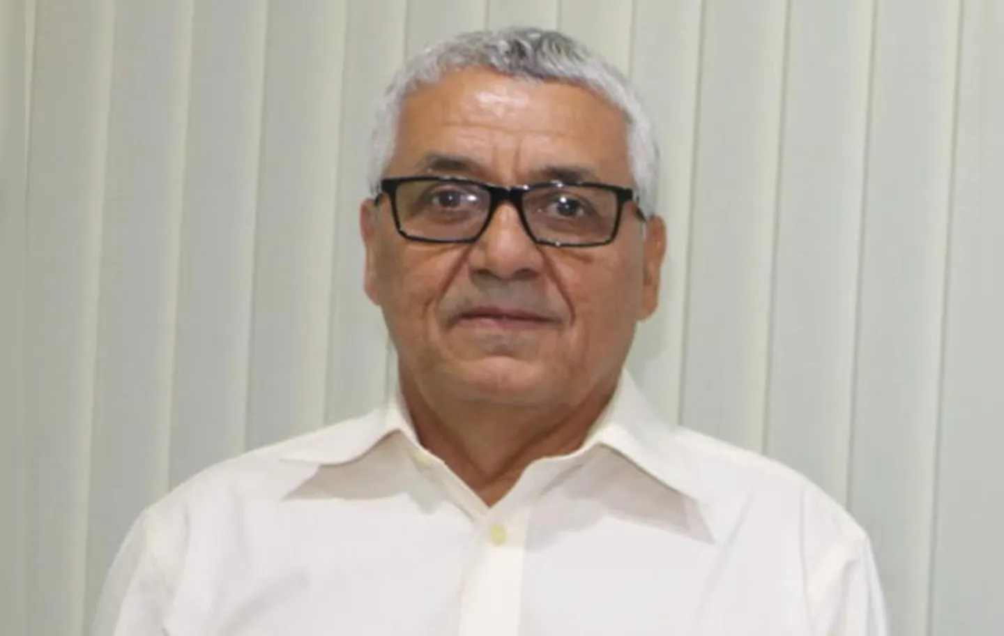 De acordo com denúncia feita por vereador, prefeito Valtécio Neves, "incorre" na suposta prática de grave ato de improbidade administrativa