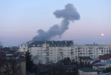 Imagem ilustrativa da imagem Rússia bombardeia proximidades de aeroporto ucraniano em Lviv
