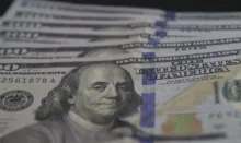 Imagem ilustrativa da imagem Dólar ultrapassa R$ 4,70 após divulgação de ata do Fed