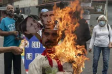 Imagem ilustrativa da imagem Putin e Maduro são alvos da 'malhação do Judas' na Venezuela