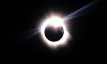 Imagem ilustrativa da imagem Eclipse solar só poderá ser visto em regiões remotas