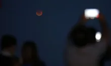 Imagem ilustrativa da imagem Fim de semana vai ter Lua de Sangue “triplamente especial”