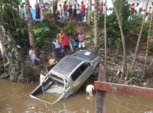 Imagem ilustrativa da imagem Homem morre após caminhonete cair em rio no sul da Bahia