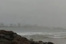Imagem ilustrativa da imagem Marinha alerta para ondas de até 2,5 metros na Bahia e Sergipe