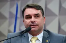 Imagem ilustrativa da imagem MP-RJ abre recurso para retomar investigações contra Flávio Bolsonaro