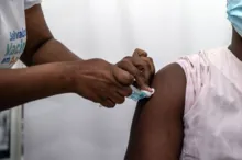 Imagem ilustrativa da imagem Vacinação contra gripe, sarampo e Covid-19 são suspensas em Salvador