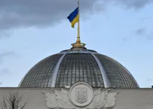 Imagem ilustrativa da imagem UE apoia pedido de adesão da Ucrânia enquanto combates se intensificam
