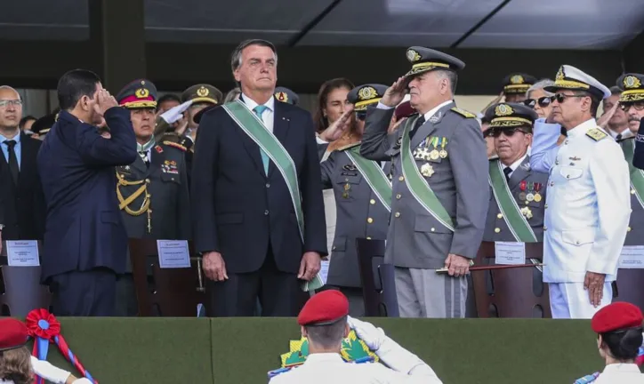 Presidente Jair Bolsonaro na solenidade do Dia do Exército