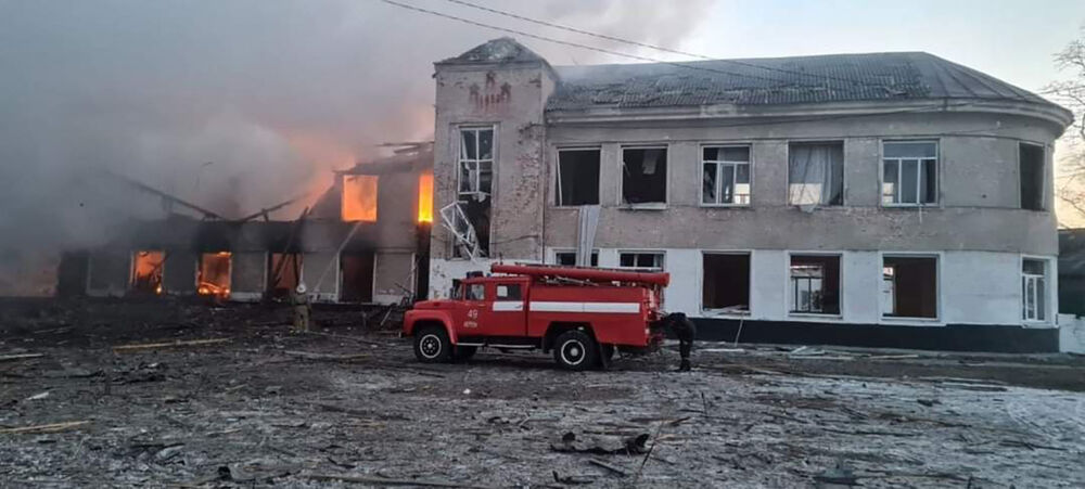 Bombardeio atingiu cidade localizada cerca de 30 quilômetros a sudoeste de Kharkiv