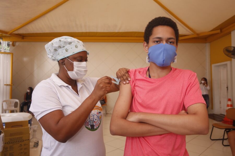 2ª dose será exclusiva a crianças e adolescentes de 6 a 17