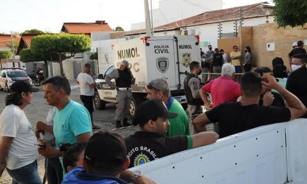 O adolescente utilizou uma arma de fogo do pai, que trabalhava como policial militar