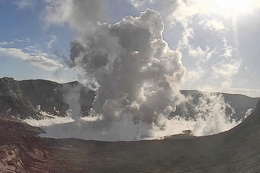 O vulcão Taal teve uma erupção curta e repentina, às 20h22, horário de Brasília